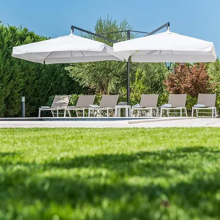 Tranquil Adore: Luxurious Retreat With Pool And Billiards Villa Zadar