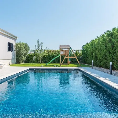 Tranquil Adore: Luxurious Retreat With Pool And Billiards Villa Zadar