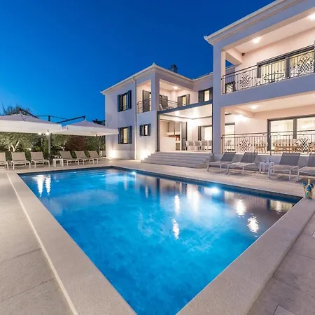 Tranquil Adore: Luxurious Retreat With Pool And Billiards Villa
