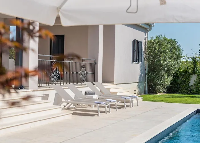 别墅 Luxurious 5 Bedrooms Tranquil Adore Private Heated Pool 扎达尔