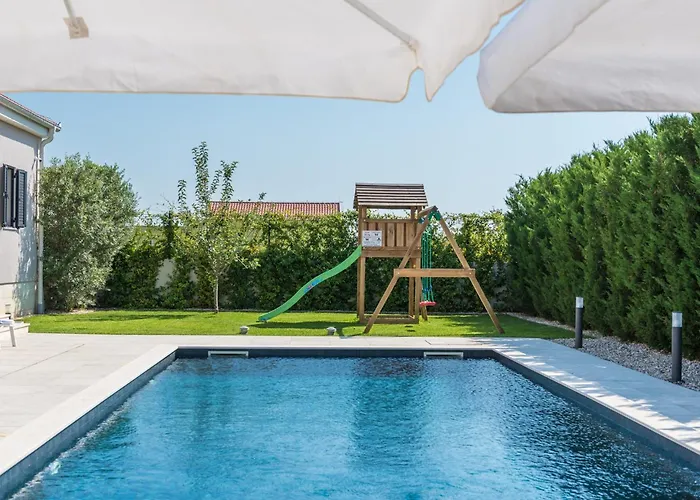 Luxurious 5 Bedrooms Tranquil Adore Private Heated Pool Villa *